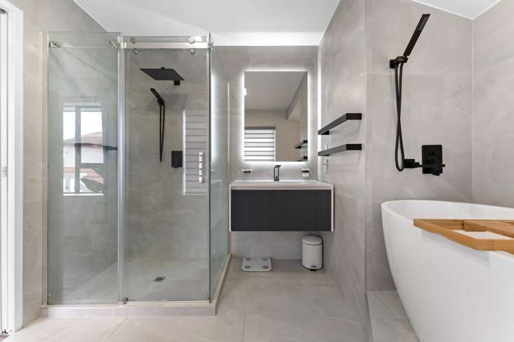 8 Vinograd Drive Te Atatu Peninsula_11