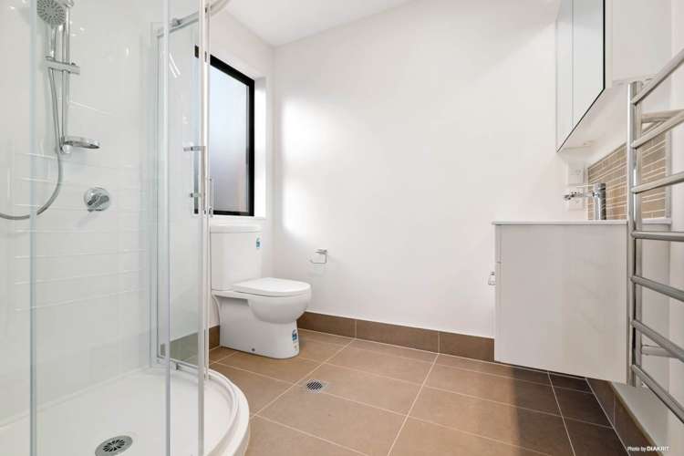 6 Whakaora Lane Flat Bush_11