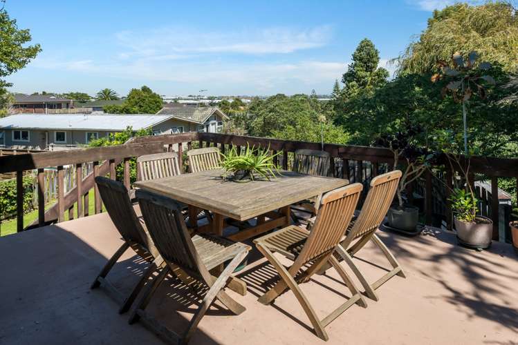 4 Riverhills Avenue Pakuranga Heights_17