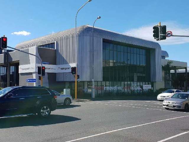 High Profile Showroom with Carparking