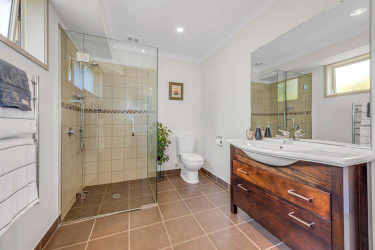 7 Intrepid Crescent Beachlands_24