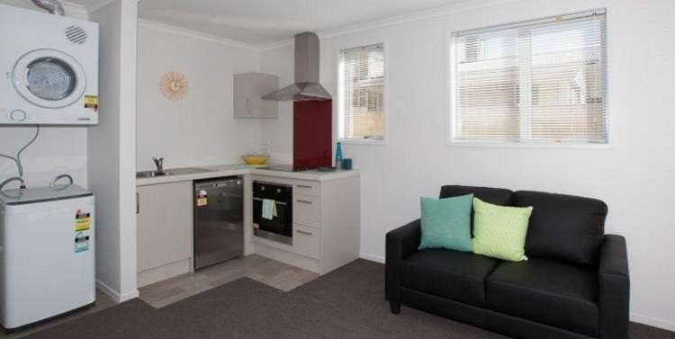 3/167 Knighton Road Hillcrest_1