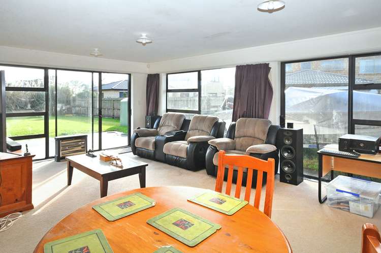 19 Aitkenhead Court Parakai_5