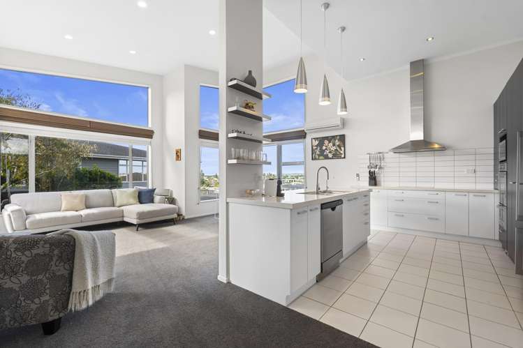 60 Chesterfield Way Orewa_12