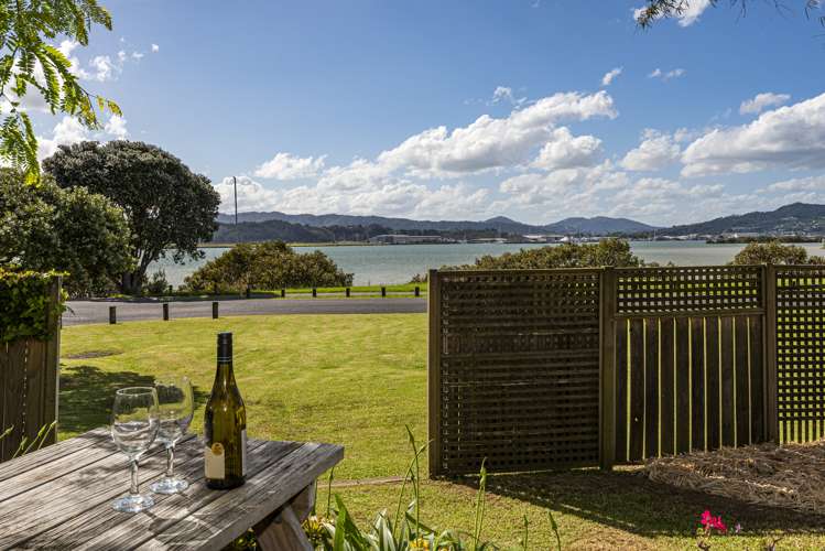 300 Beach Road Onerahi_16