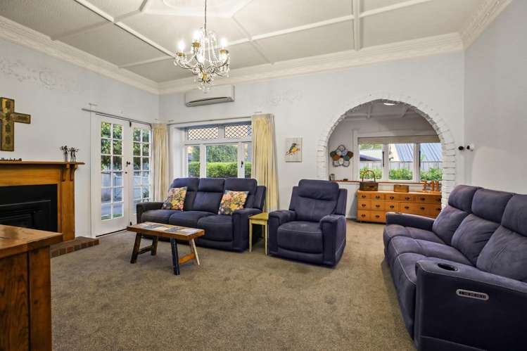 741 River Road Chartwell_15