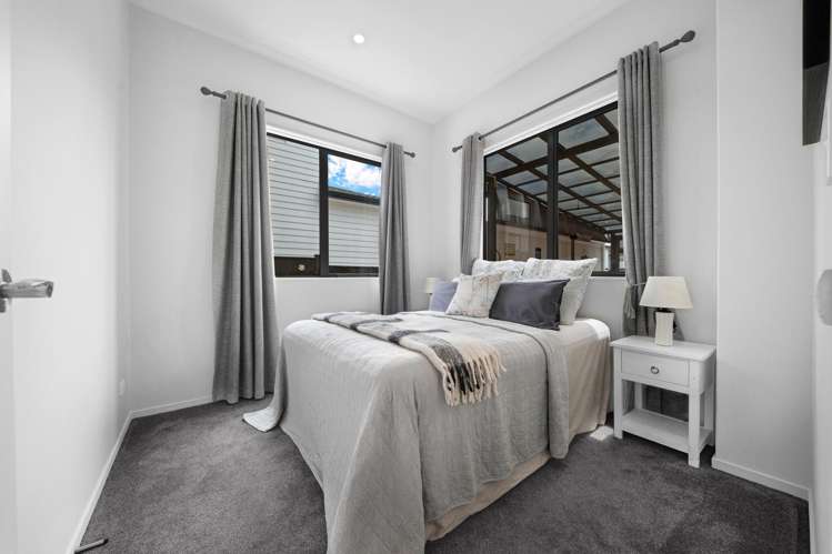 18 Horsefield Drive Flat Bush_6