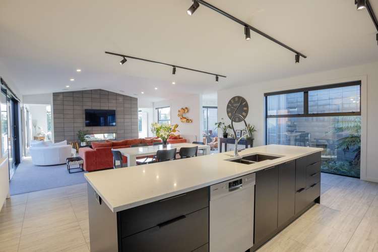 19 Longwood Drive Winton_8