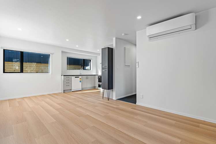 Units 1 and 2/10A Awanui Street Merrilands_9