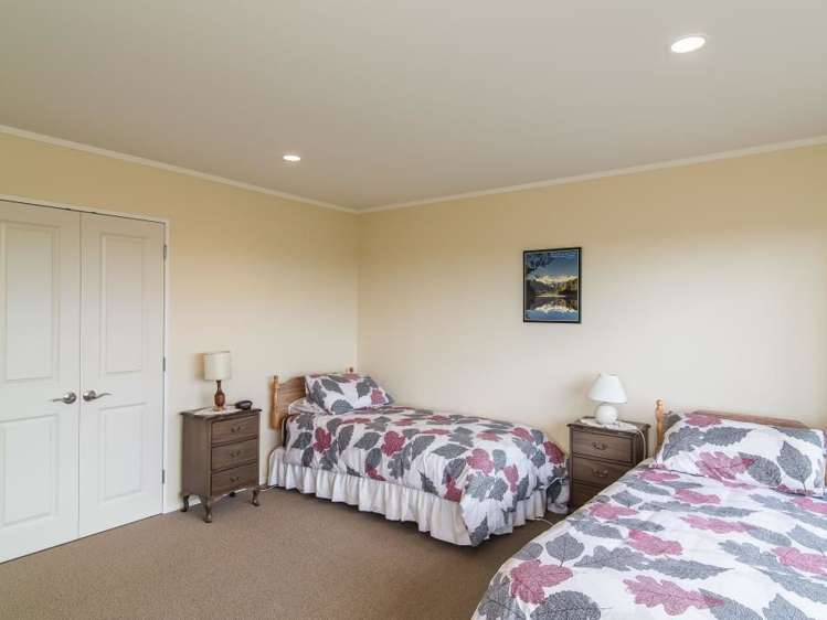 2 Matata Place Waikanae_15