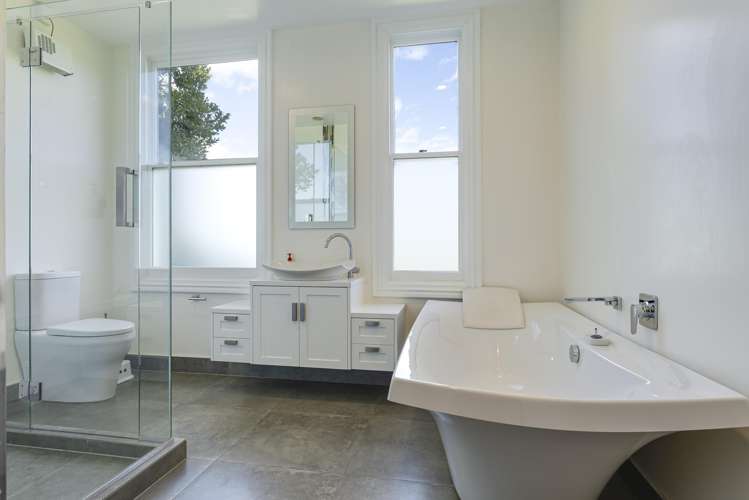 355 Main Rd Spring Grove Wakefield_19