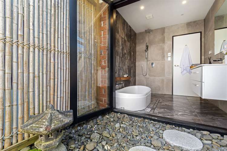 1/870 Beach Road Waiake_19