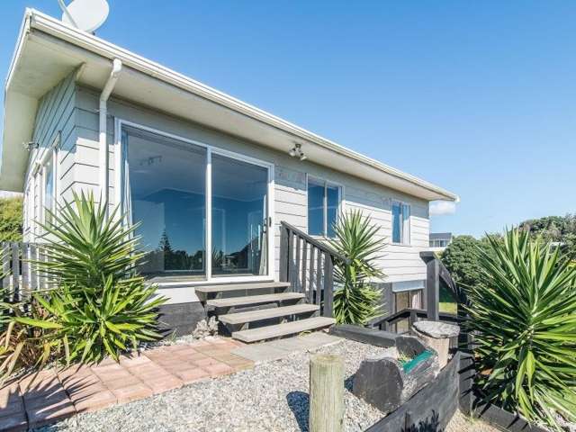 13 Kaitawa Street Waikanae Beach_1