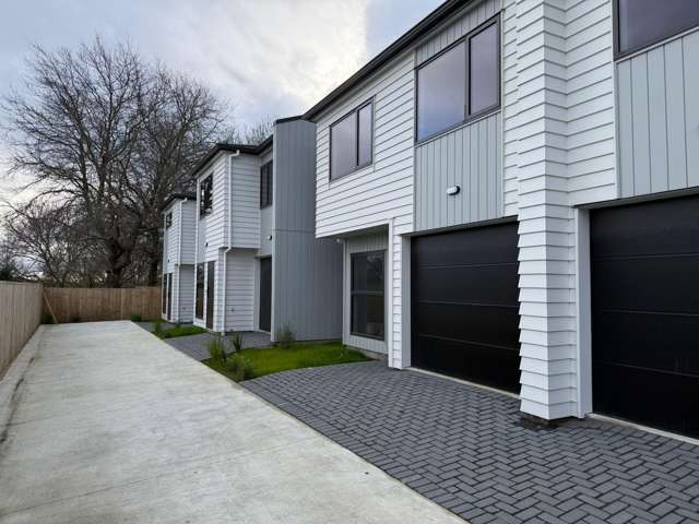 3 bedroom with 2 bathroom