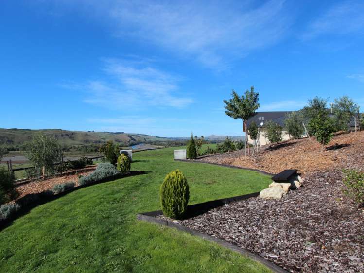 2369 Middle Road Poukawa_23