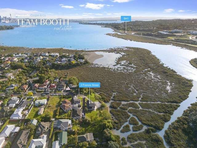 Water's Edge! Dream Home or Development Potential
