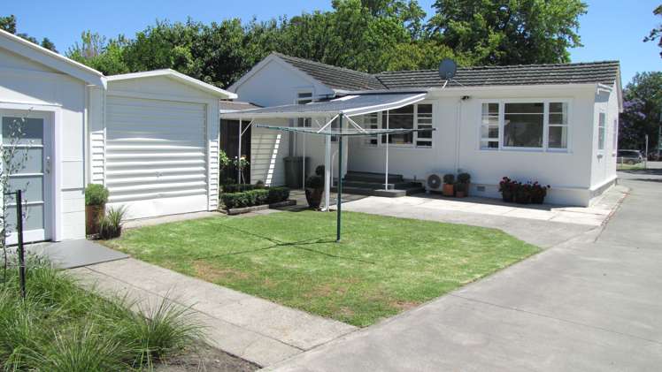 718 Gladstone Road Te Hapara_16