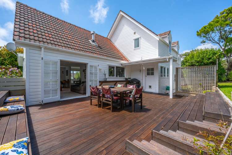 2 Newnham Court Tawa_15