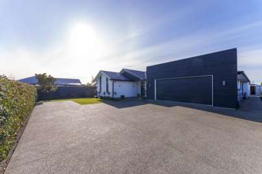 14 Lloyds Close_1