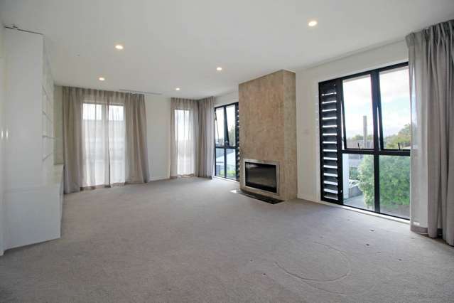 21 Momona Road Greenlane_2