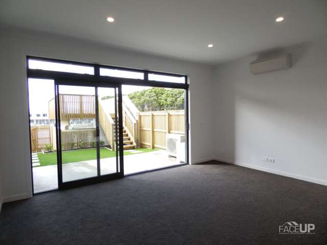 5 Hudson Bay Road Hobsonville_2
