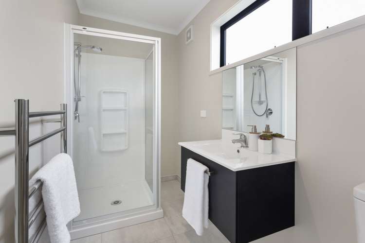 6 Kerewhenua Crescent Hobsonville_3