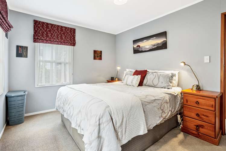 13 George Herring Place Glen Eden_12