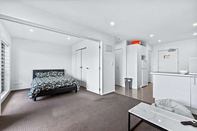 B16/71 Spencer Road Oteha_5