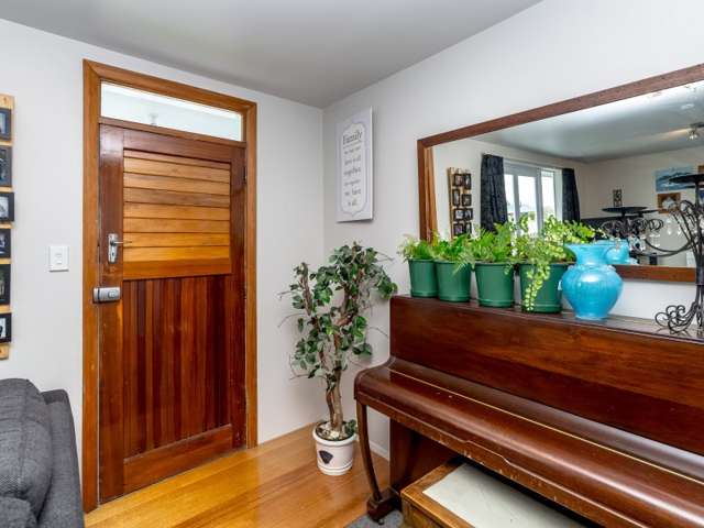 20 Charles Street Carterton_3