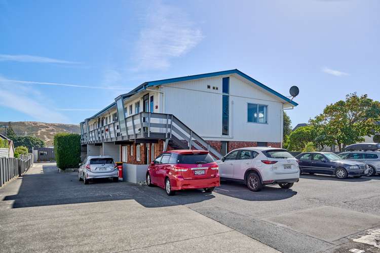 2/35 Mana Esplanade Paremata_12