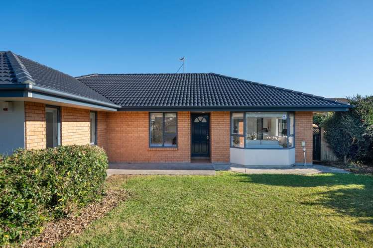 10 Frank Bunce Grove Flat Bush_8