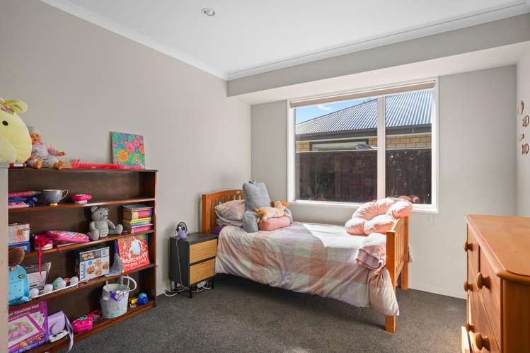 8/17 Wineberry Avenue Amberley_12