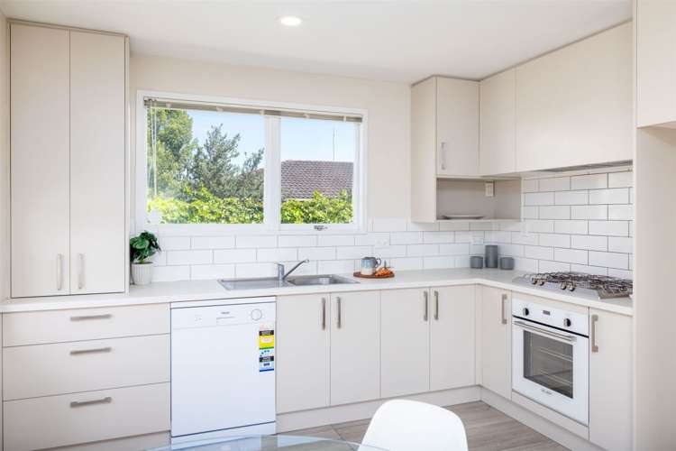 2/7 Farnborough Street Aranui_2