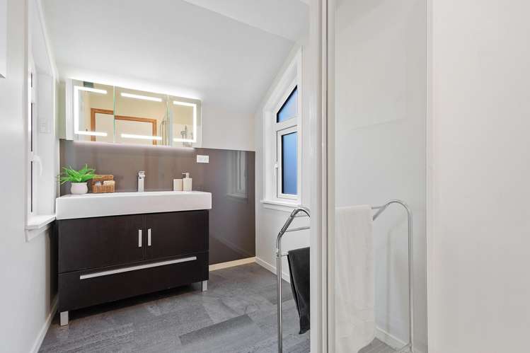 34 Bentley Street Russley_10