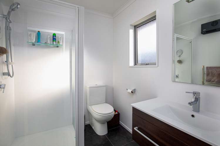 6 Holdom Place Clyde_12
