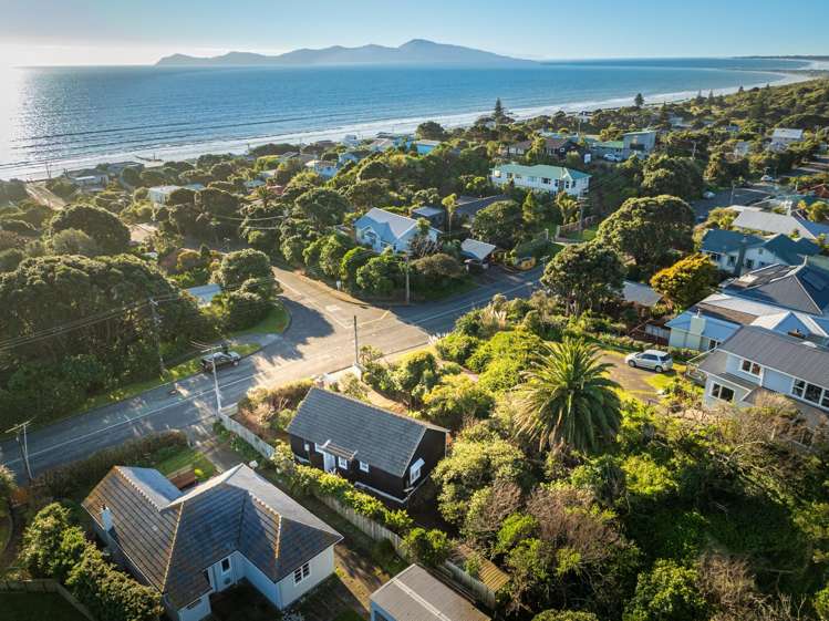 134 Wellington Road Paekakariki_6