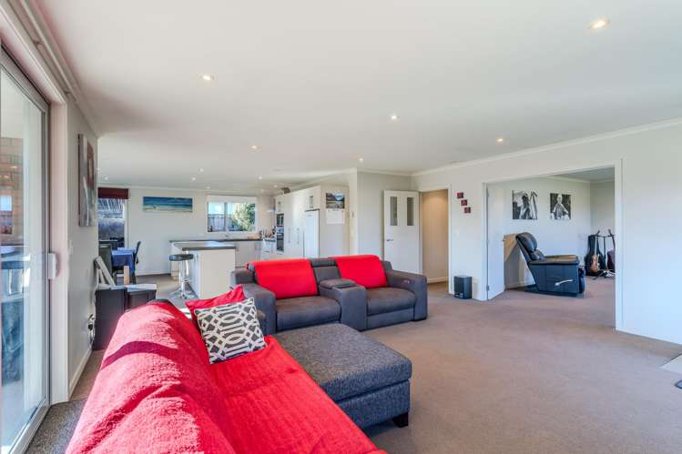 14 William James Close_3