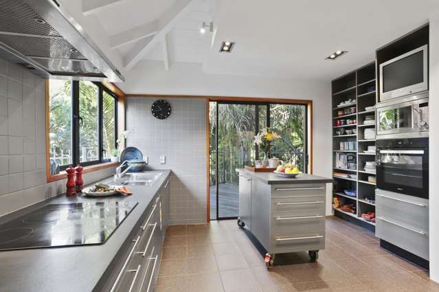 246 Scenic Drive Titirangi_4