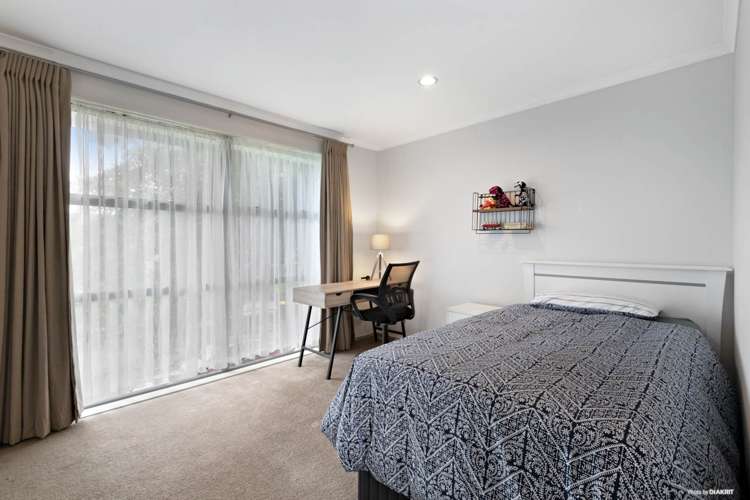 1 Zabeel Crescent Takanini_8