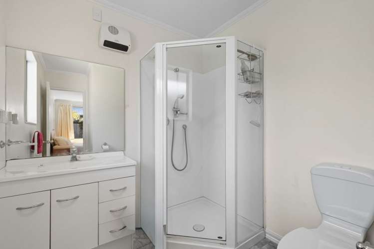 19 Captains Close Waikawa_13