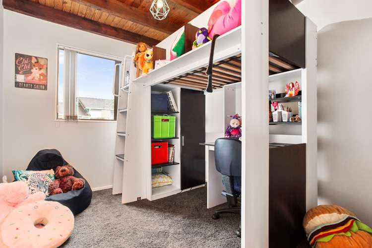 2 Raelene Place Massey_10