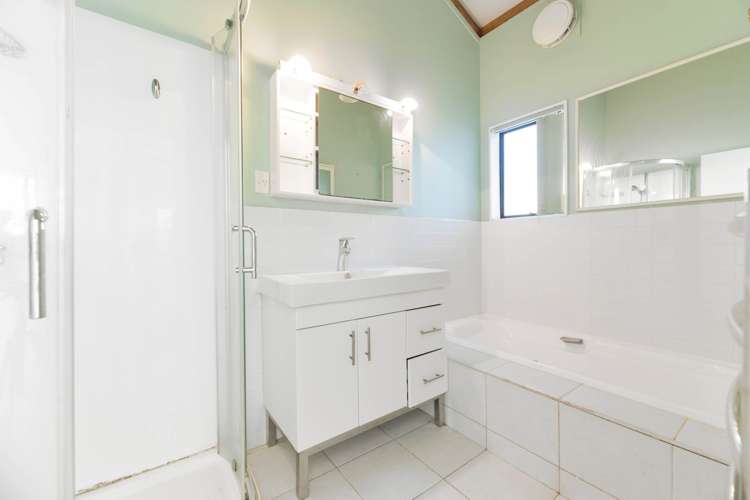 949 East Coast Road Torbay_16