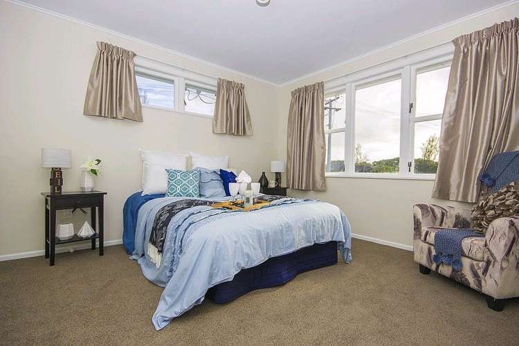 12 Crown Crescent Otara_3