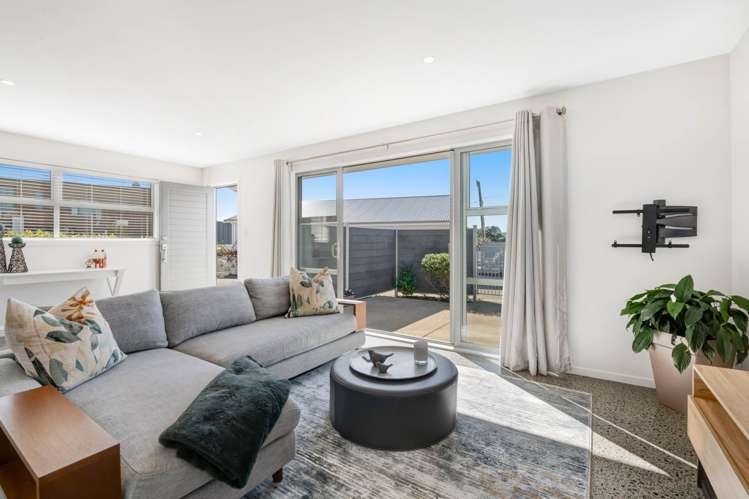 8a Beach Road Manly_7