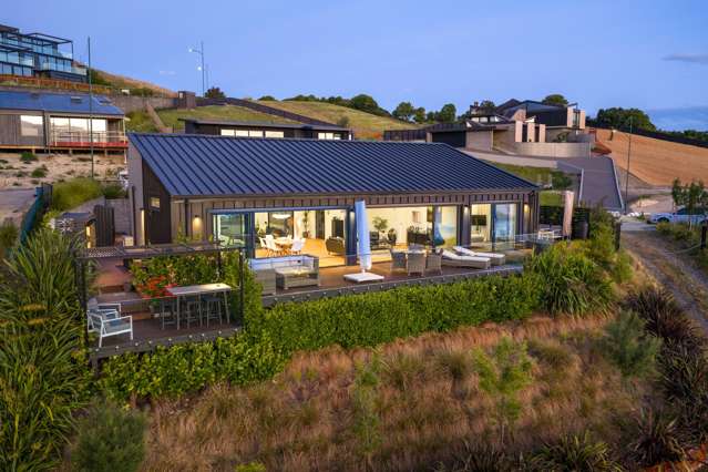 Kaiteriteri Coastal Living with Sea Views