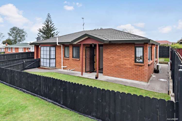2/78 Grove Road Papakura_13