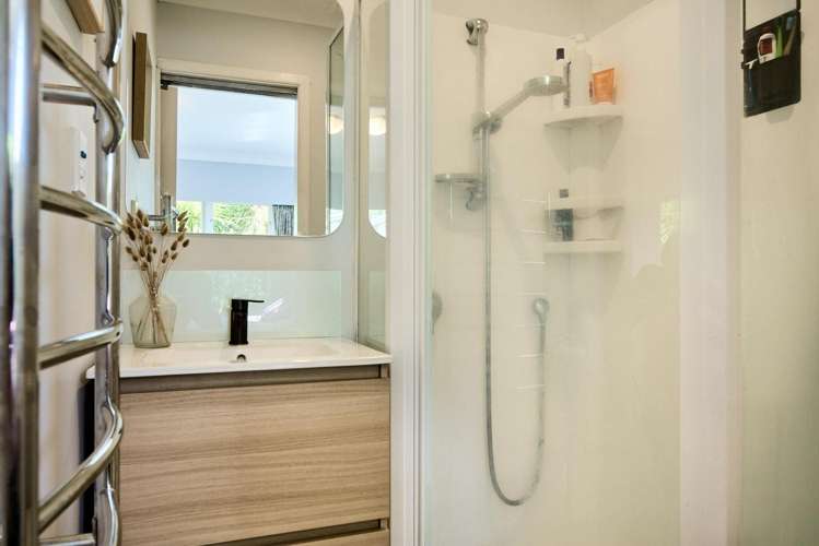 13 St Edmund Crescent Tawa_12