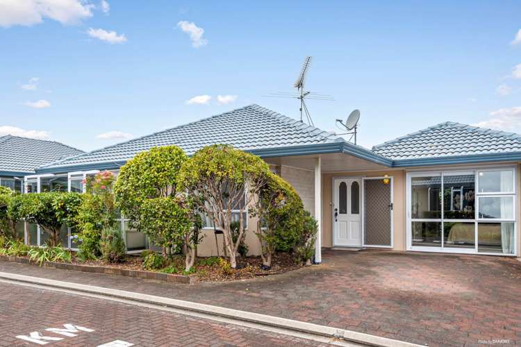 27/10 Gerard Way Saint Johns_1