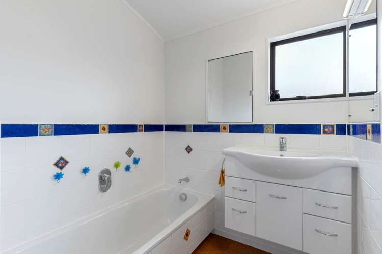 27c Oliver Street Point Chevalier_13