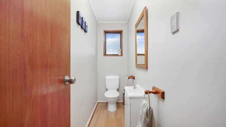 6 School Lane Kirwee_12